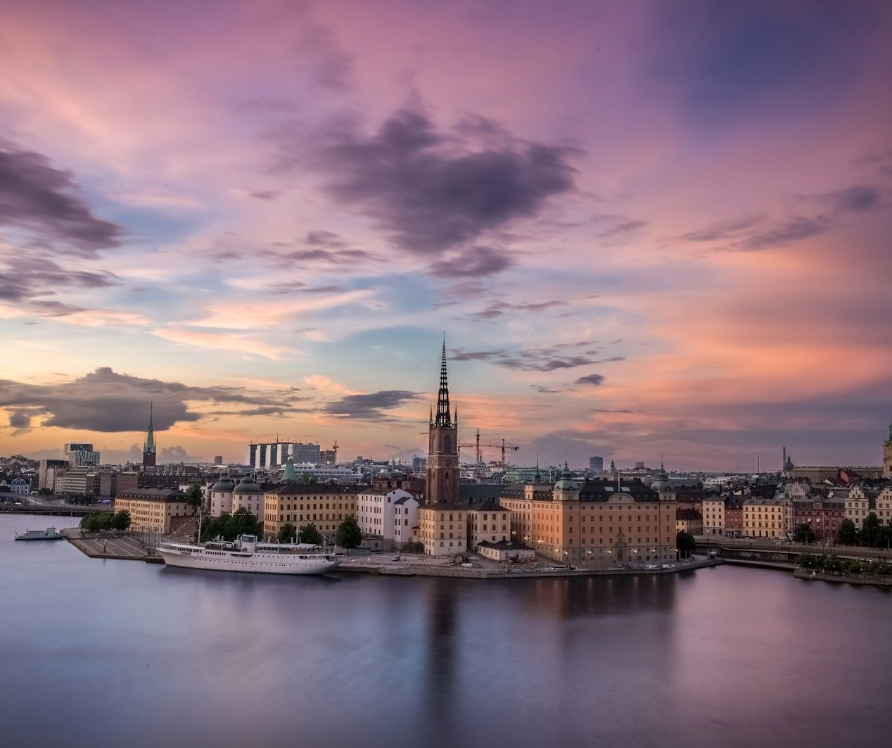 Nära till hela Sverige Stockholm är en hub för innovation. Dra nytta av nätverken som finns här